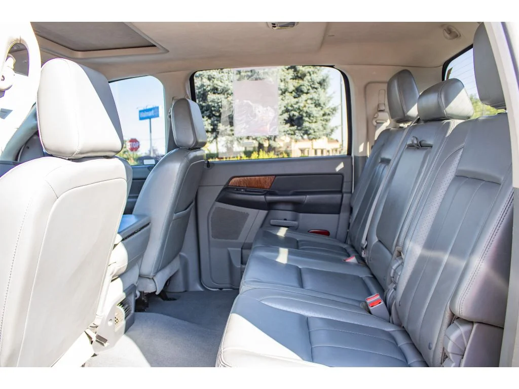 Used 2007 Bright White Clearcoat Dodge Laramie image 17