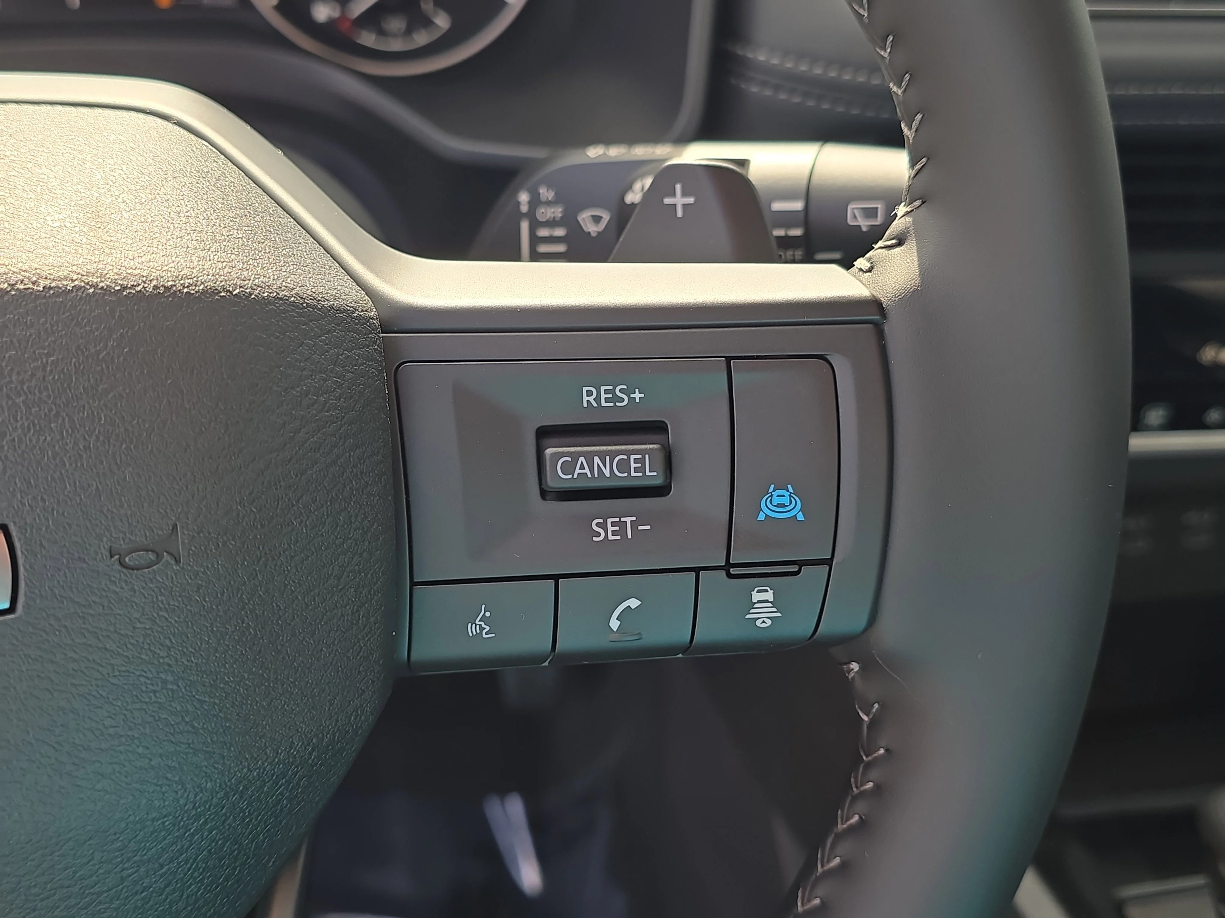 New 2026 Boulder Gray Pearl Nissan SV image 32