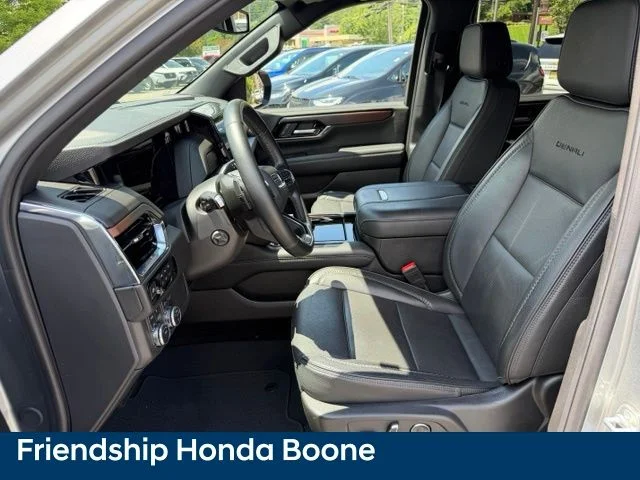 Used 2025 Silver GMC Denali image 17