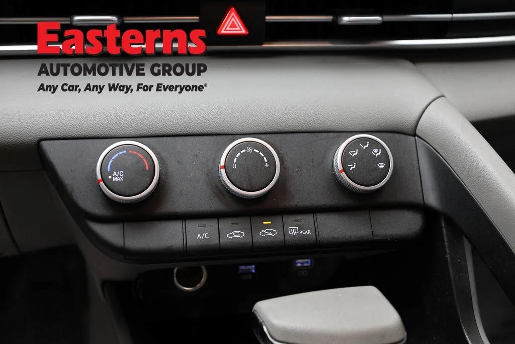 Used 2023 Red Hyundai SE image 20