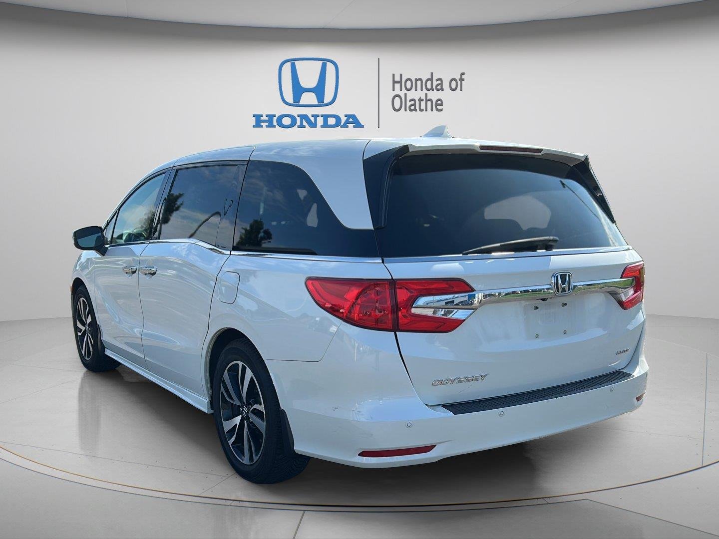 Certified Used 2019 White Diamond Pearl Honda Elite image 5