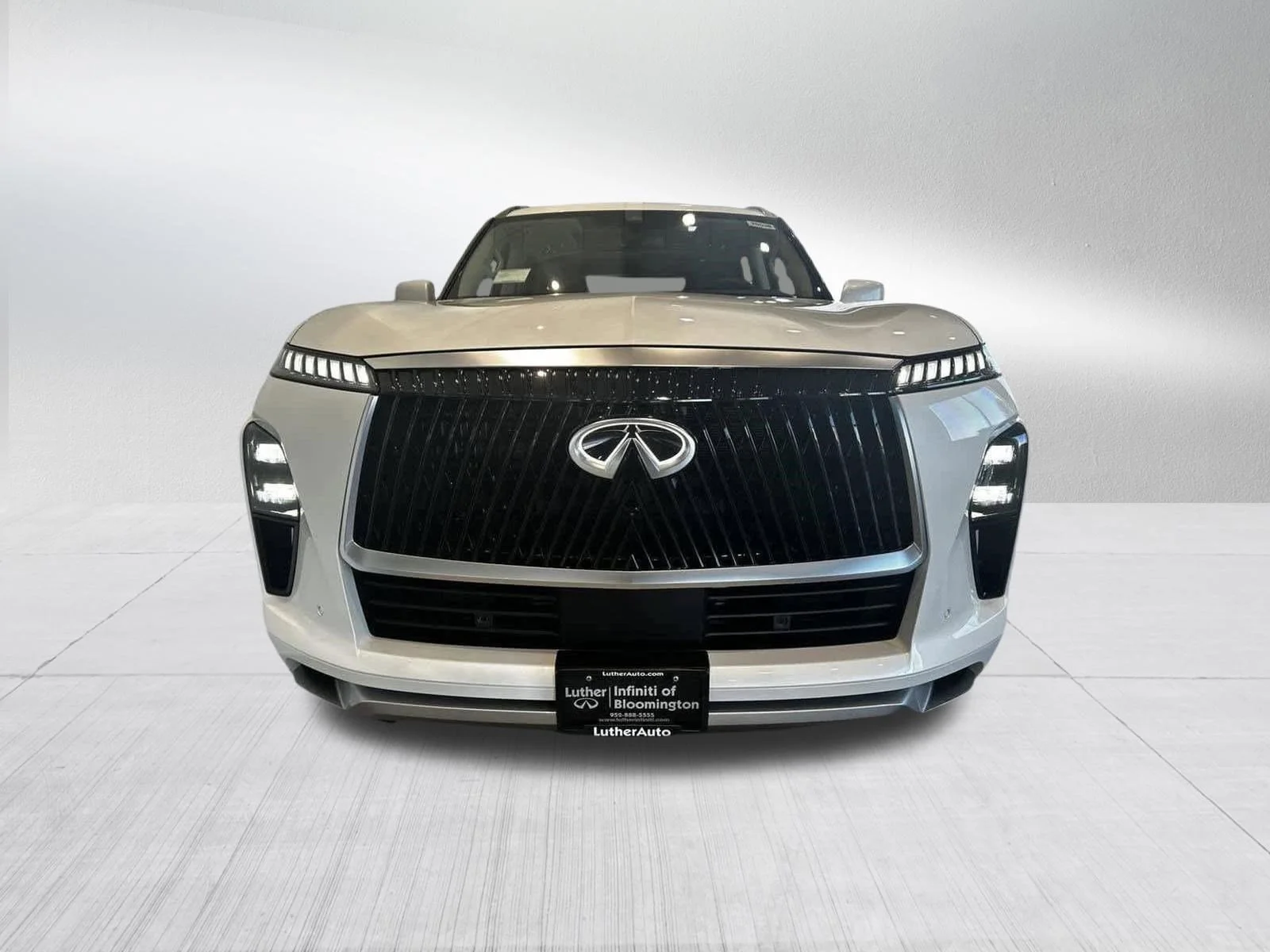 New 2026 2T RADIANT WHIT INFINITI Autograph 4WD image 4