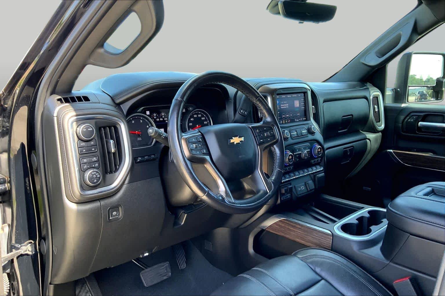 Used 2022 Black Chevrolet High Country image 35