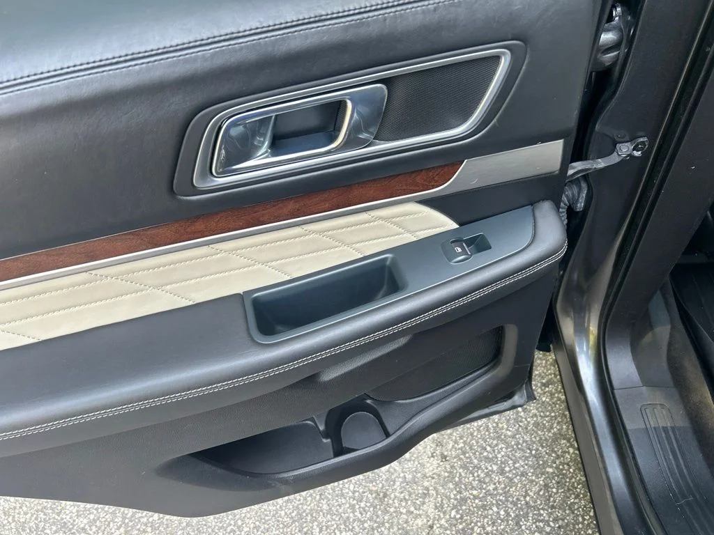 Used 2016 Gray Ford Platinum image 27