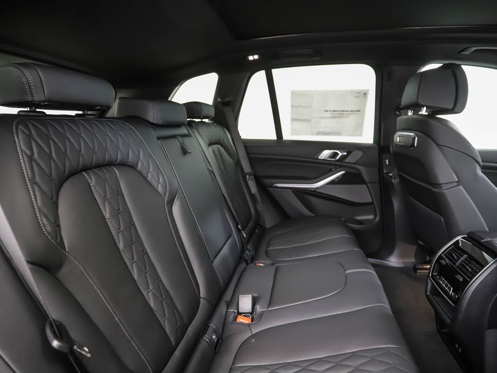 New 2026 Carbon Black Metallic BMW xDrive40i image 27