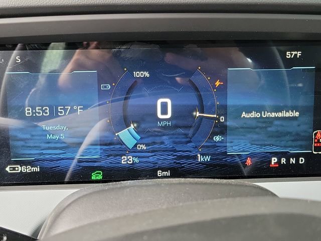 2027 Chevrolet Bolt LT - Photo 10