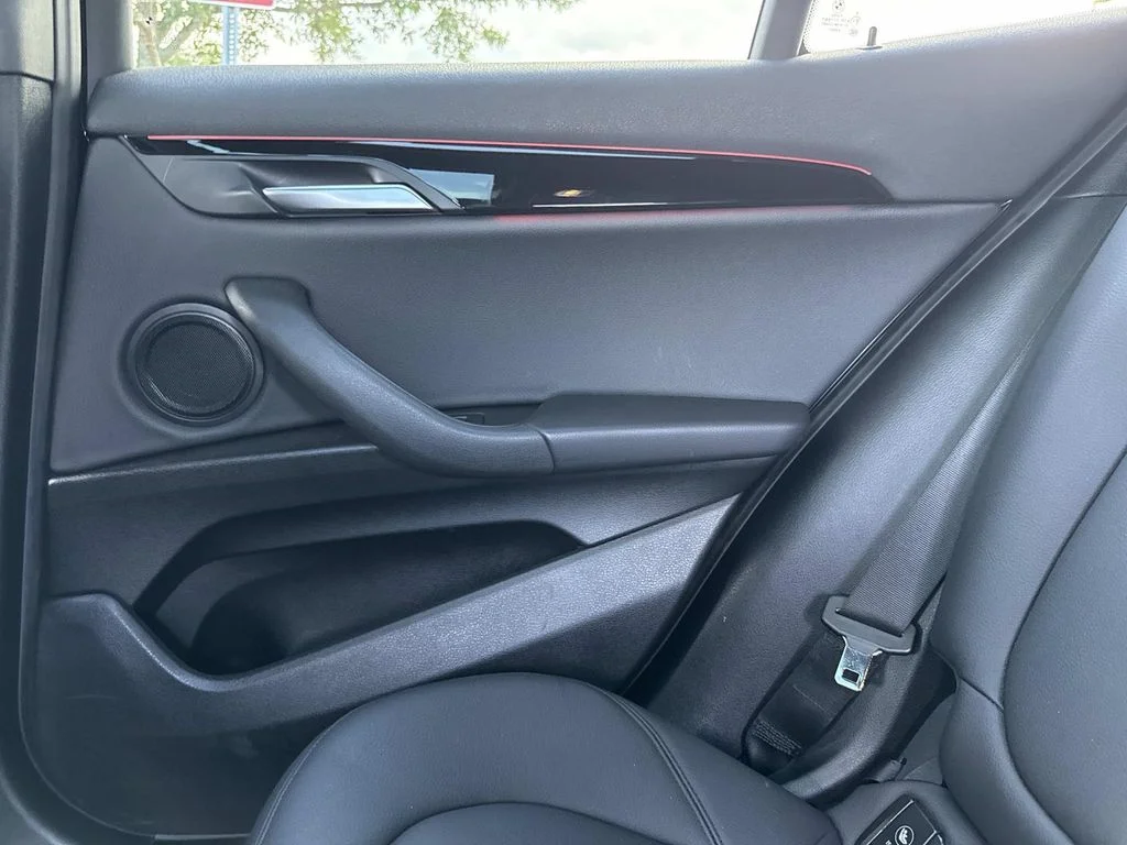 Used 2019 Black BMW sDrive28i image 19