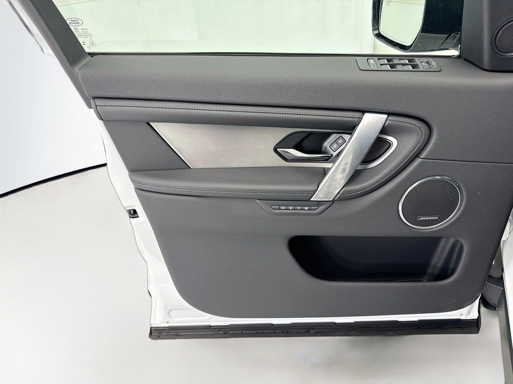 Used 2026 Ostuni Pearl White Premium Metallic Land Rover Landmark image 23