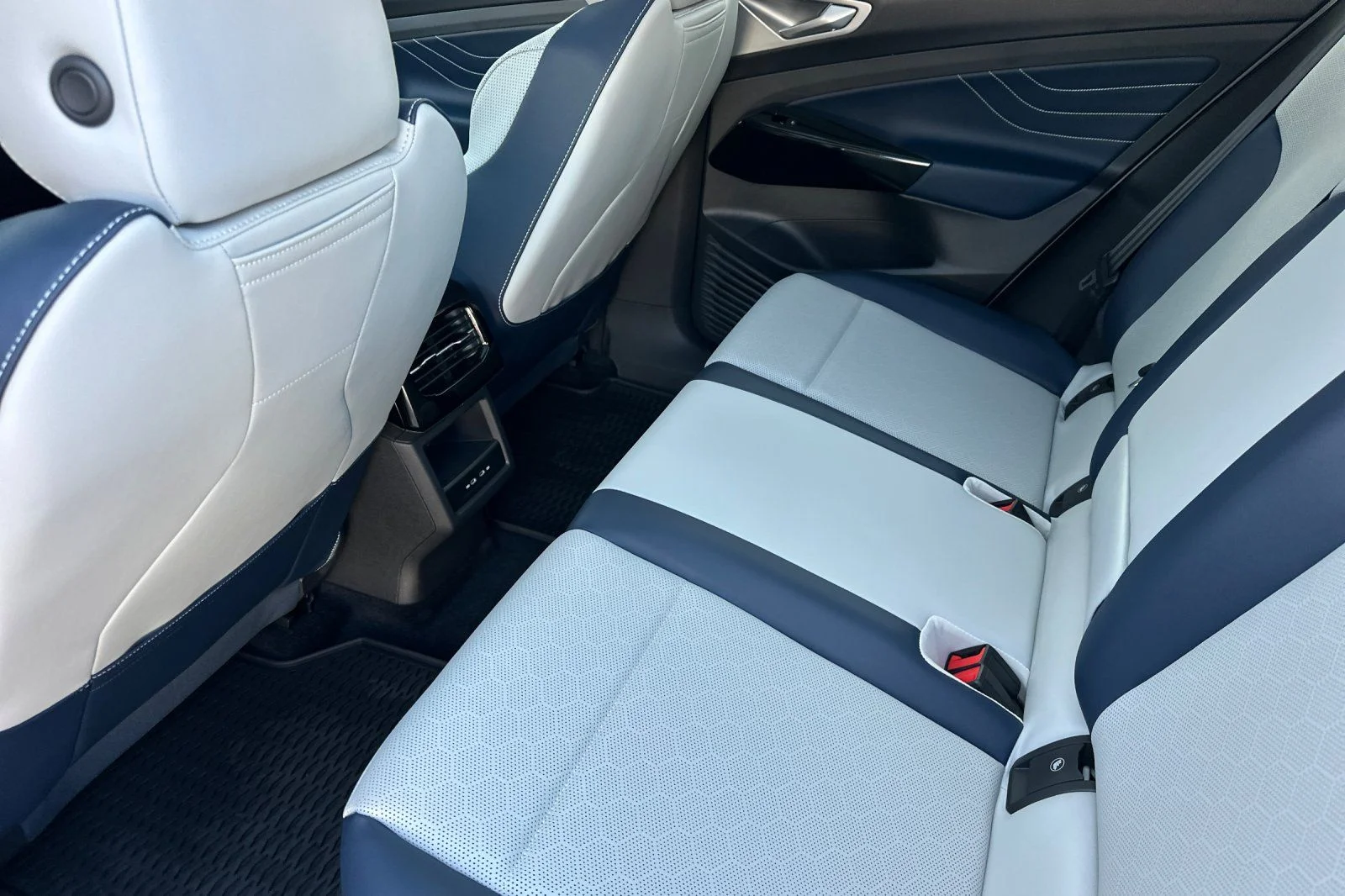 2025 Volkswagen ID.4 PRO S - Photo 10