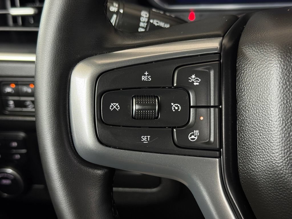 Used 2023 Black Chevrolet Z71 image 36