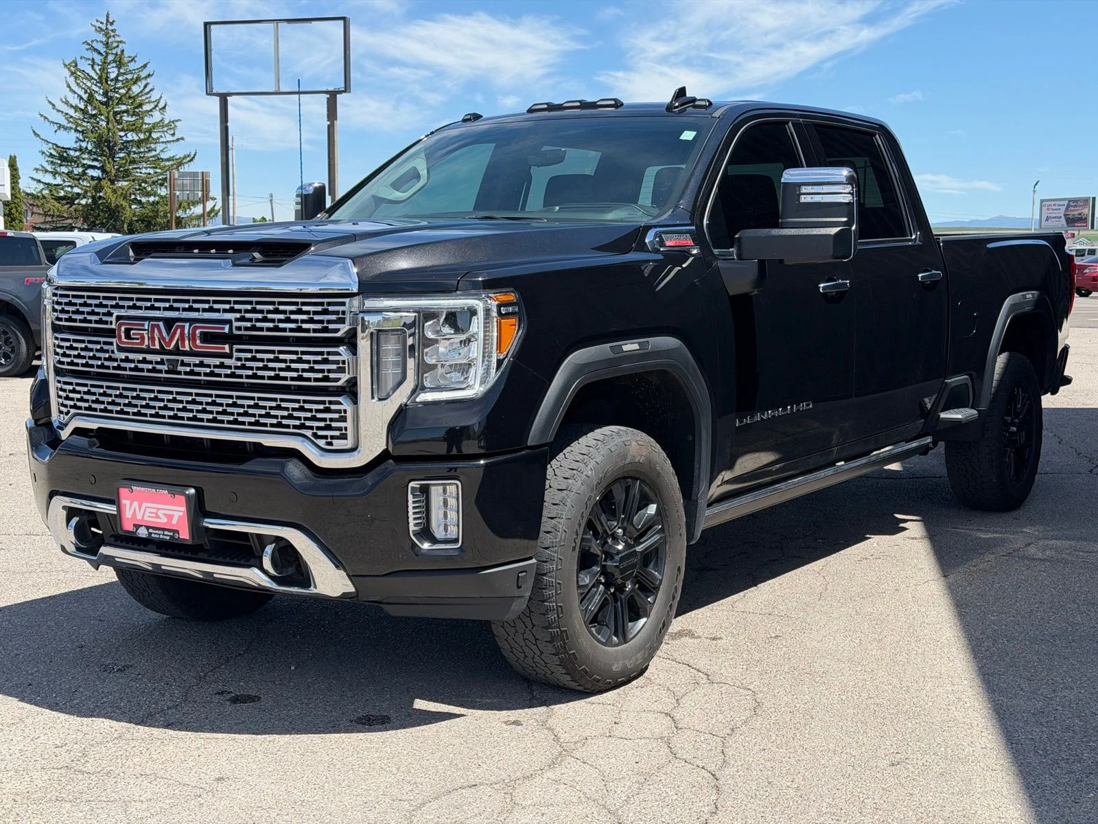 Used 2023 Black GMC Denali image 10