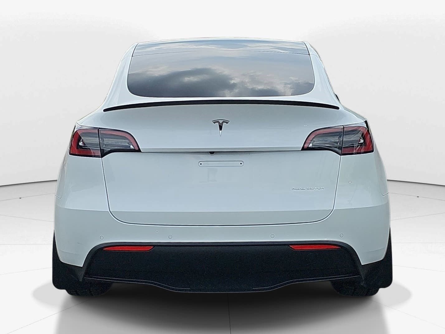Used 2022  Tesla Long Range image 4