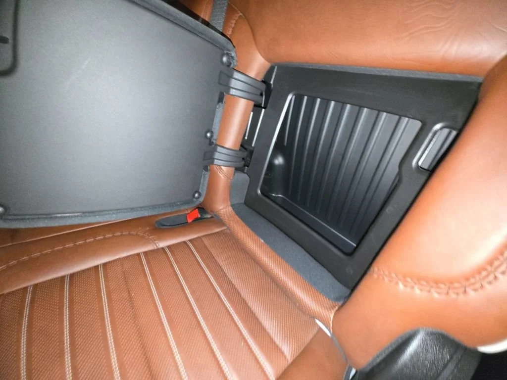 Used 2025 White Frost Tricoat GMC Denali Ultimate image 29