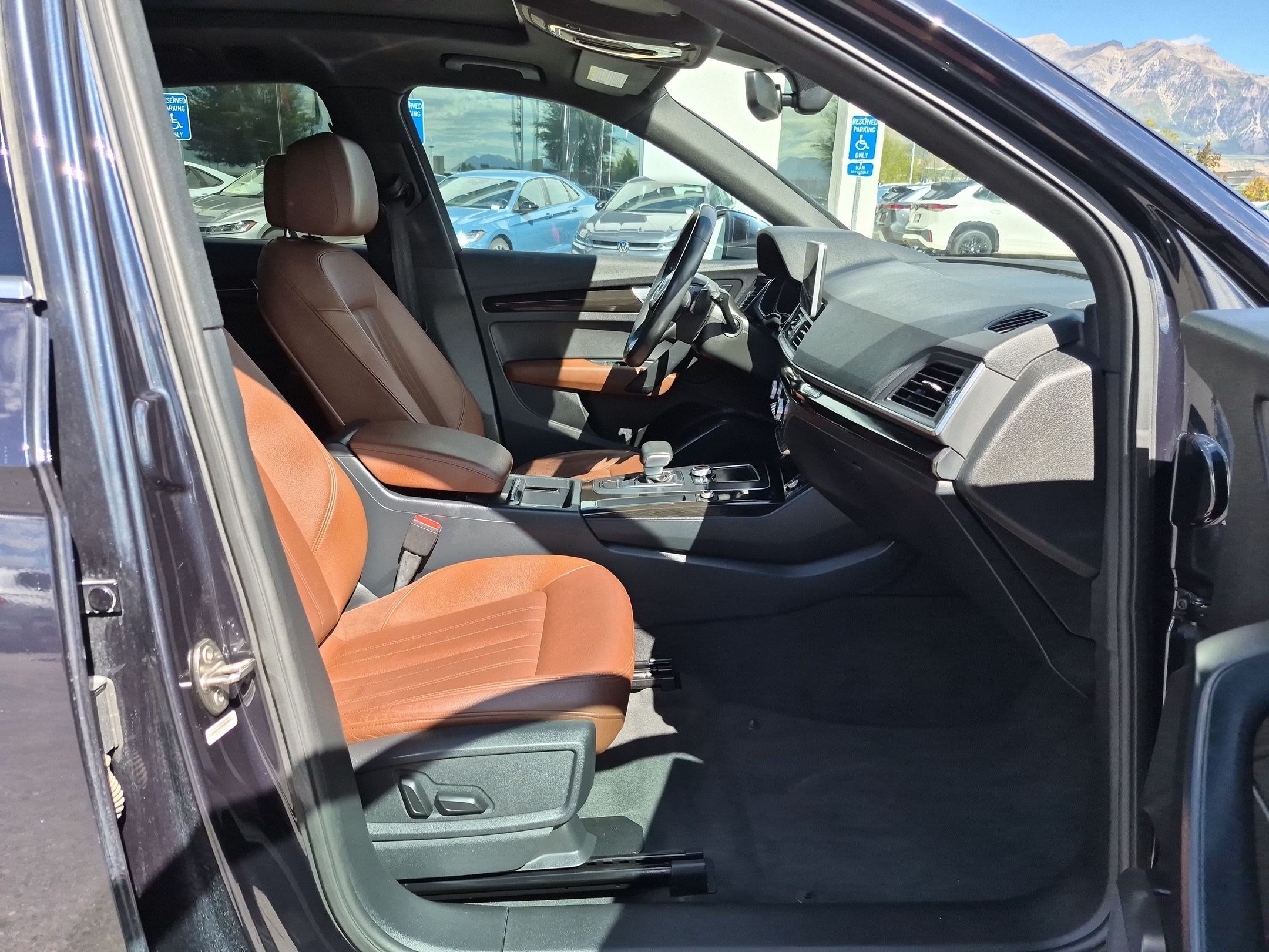 Used 2018 Moonlight Blue Audi Premium Plus image 31