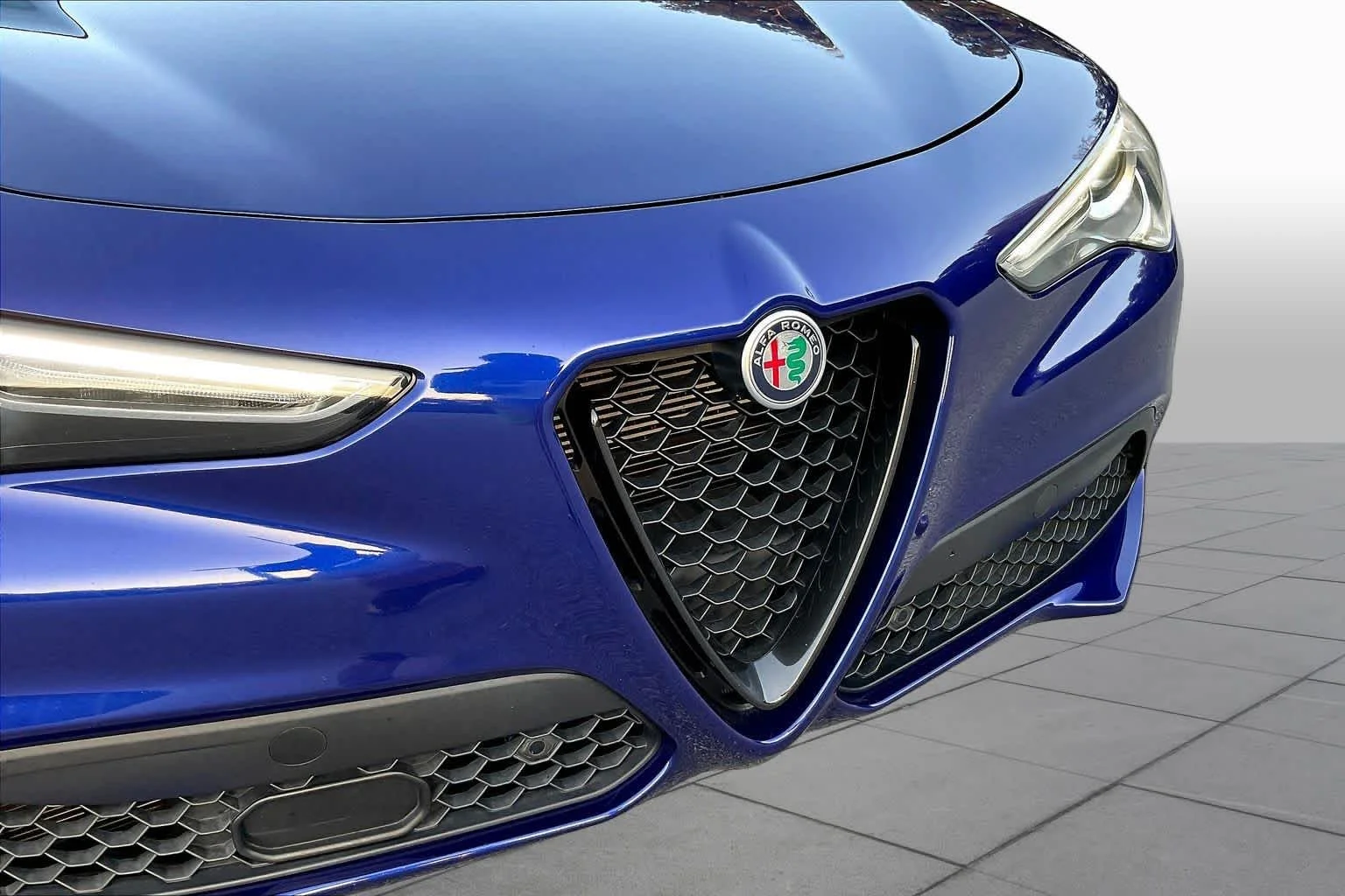 Used 2020 Anodized Blue Metallic Alfa Romeo  image 30
