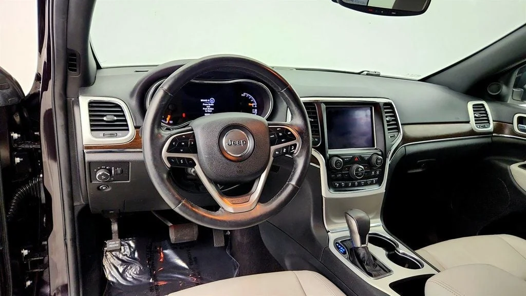 Used 2018 Diamond Black Crystal Pearlcoat Jeep Sterling Edition 4x2 *Ltd Avail* Luxury & Active Safety Groups image 12