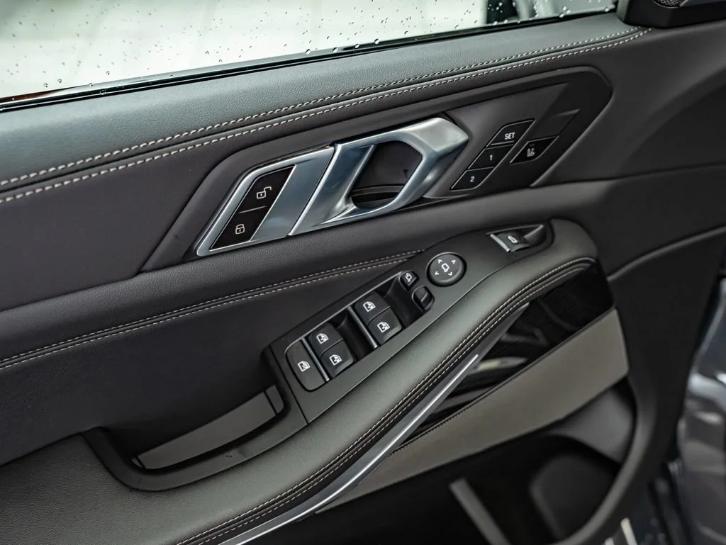 New 2026 Dravit Grey Metallic BMW xDrive40i image 18