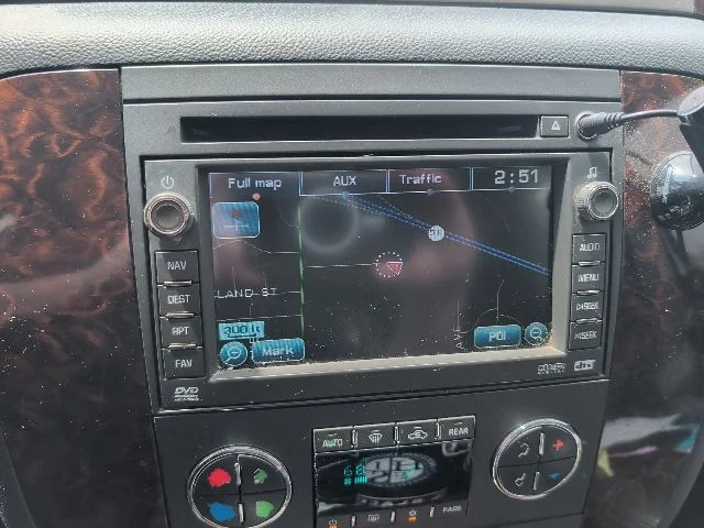Used 2009 White GMC Denali image 18