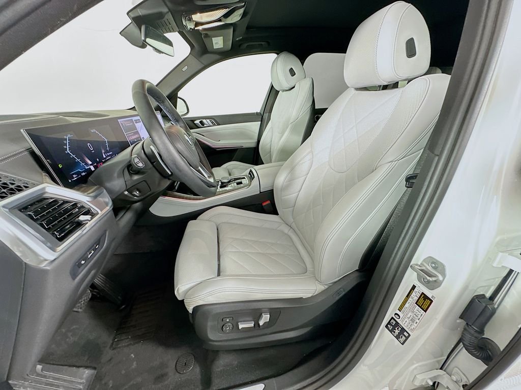 Certified Used 2024 Mineral White Metallic BMW xDrive40i image 21