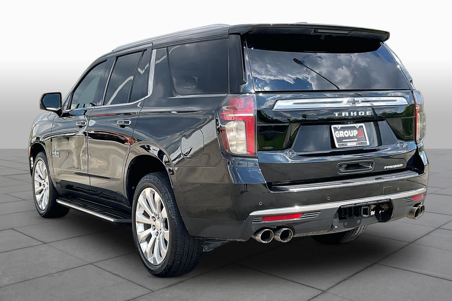 Used 2024 Ebony Twilight Metallic GMC SLE image 12