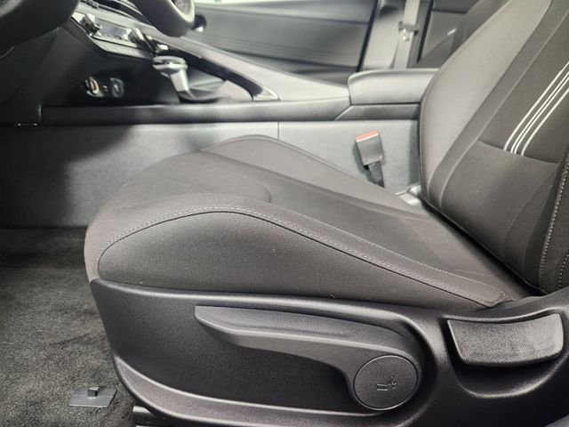 2025 Hyundai Elantra Blue - Photo 12
