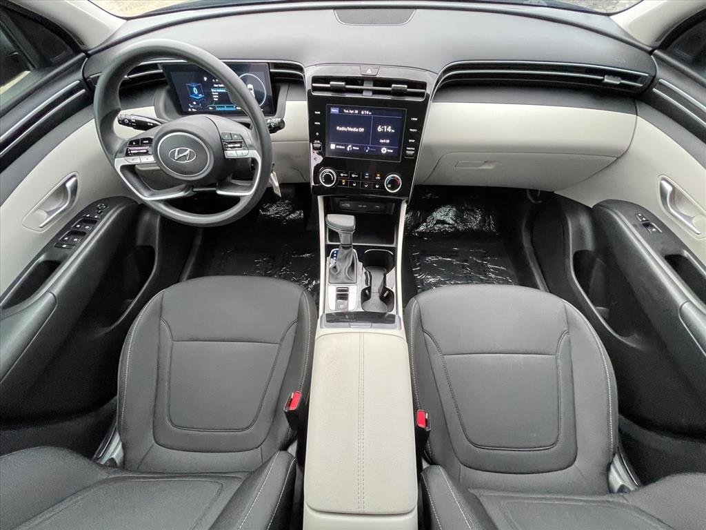 Used 2024 Black Pearl Hyundai SE image 10