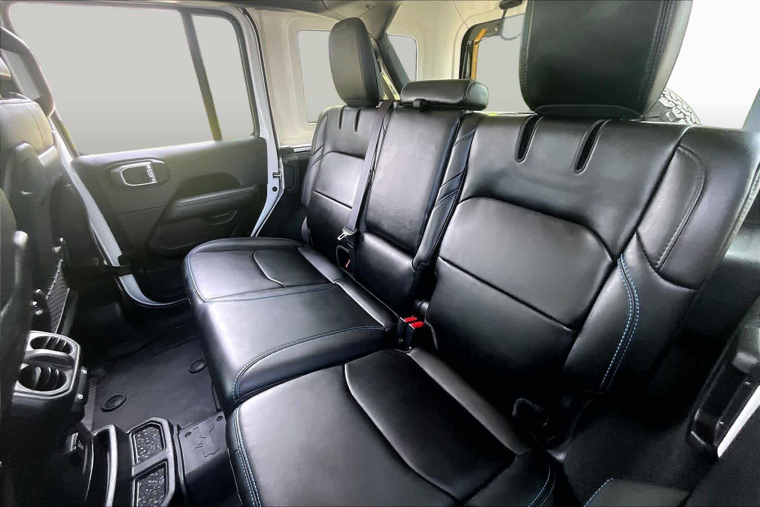Used 2024 Bright White Clearcoat Jeep Rubicon image 20