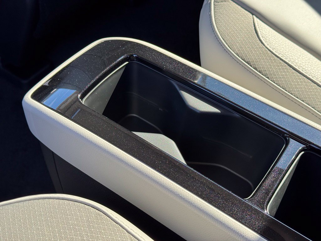 New 2026 White Nissan SL image 34