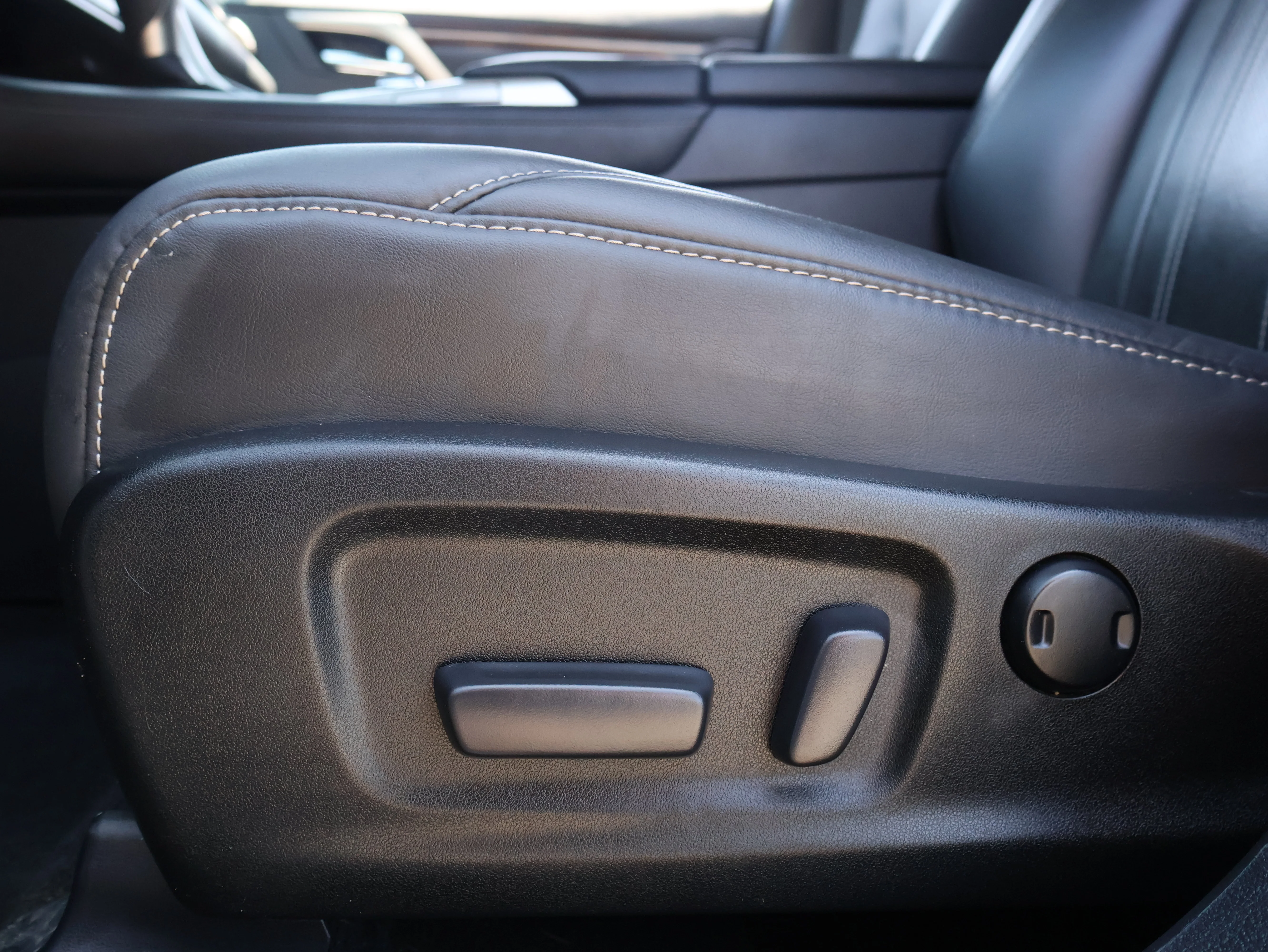 Used 2017 Silver Lining Metallic Lexus RX 350 image 24
