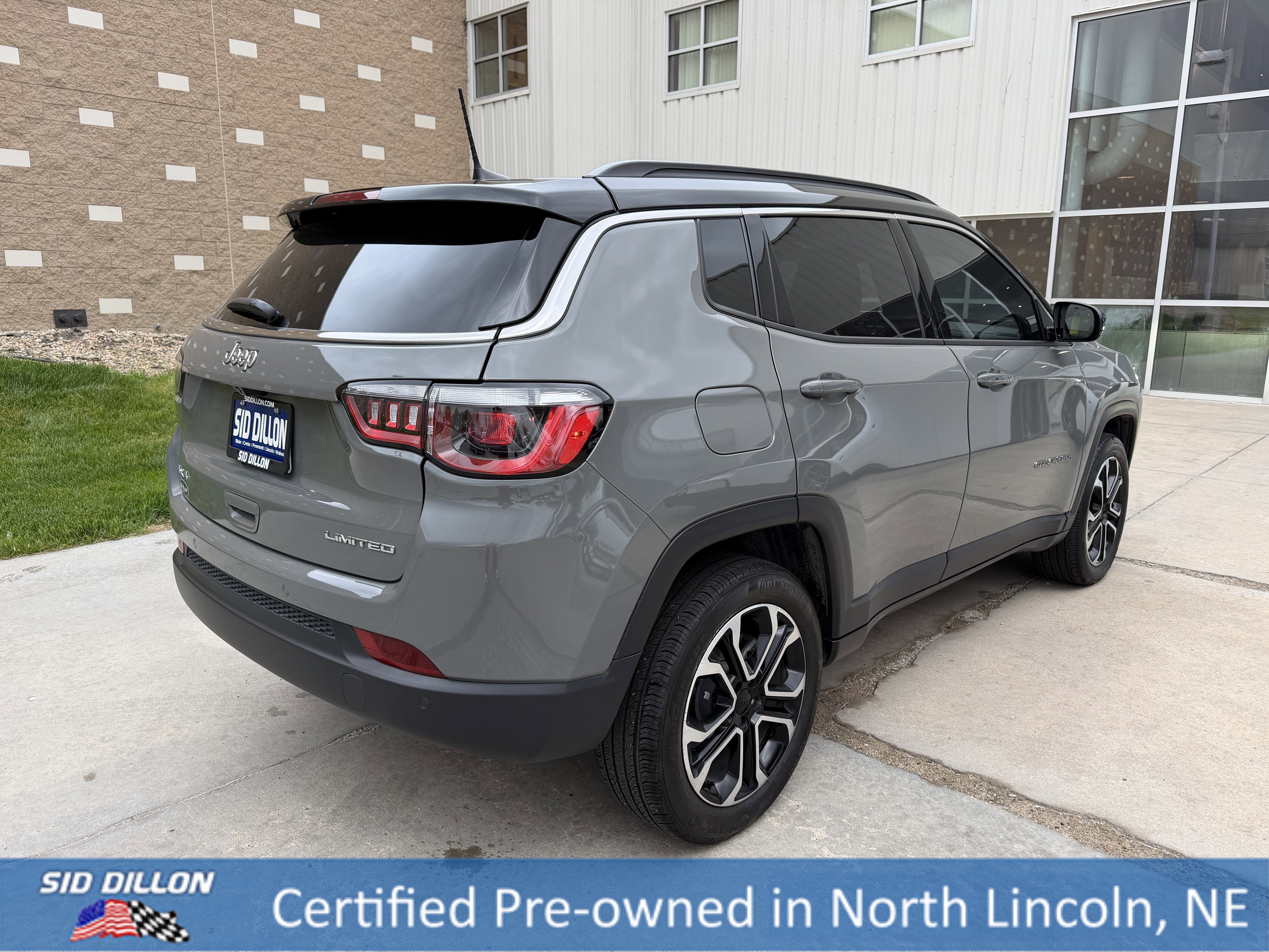 Used 2024 Sting-Gray Clearcoat Jeep Limited image 8