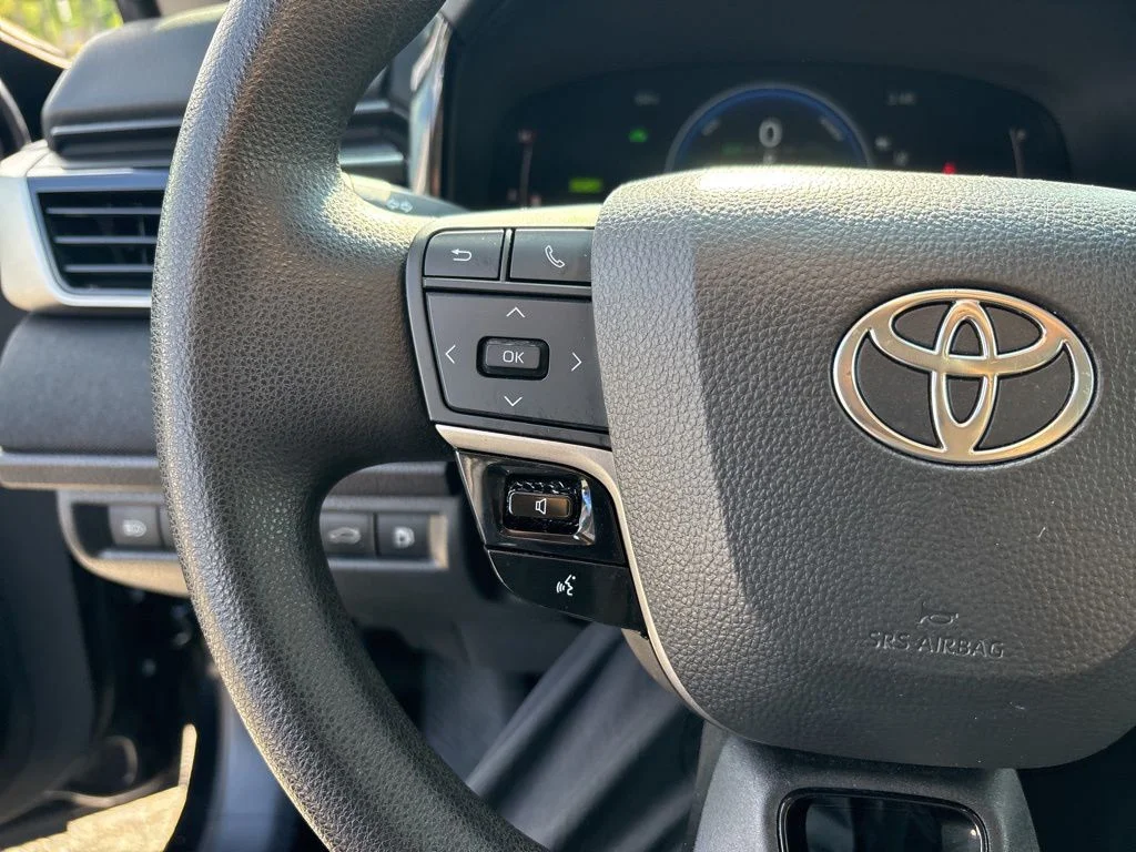 Used 2025 Midnight Black Metallic Toyota LE image 21