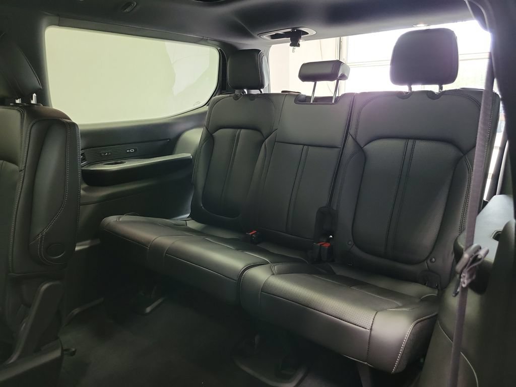 New 2026 High Gloss Black Exterior Paint Jeep Upland image 9