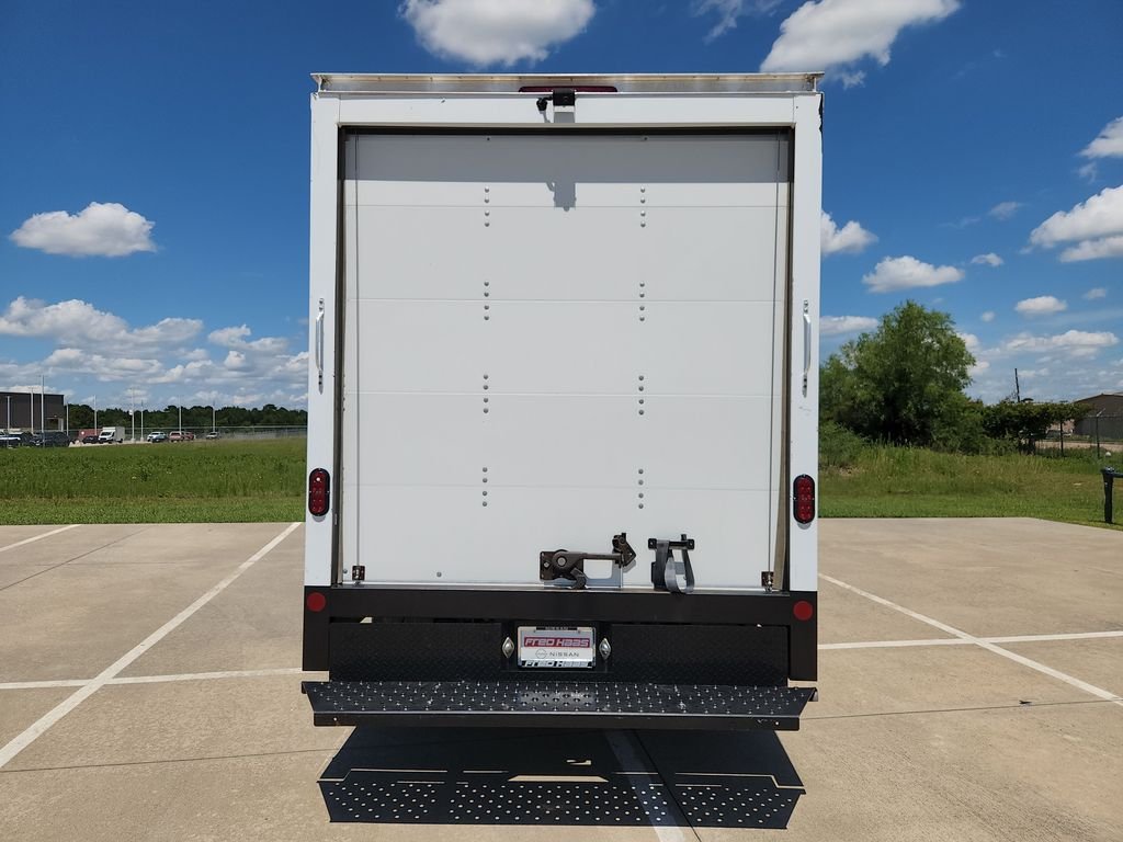 Used 2022 White Ford Box Truck image 6