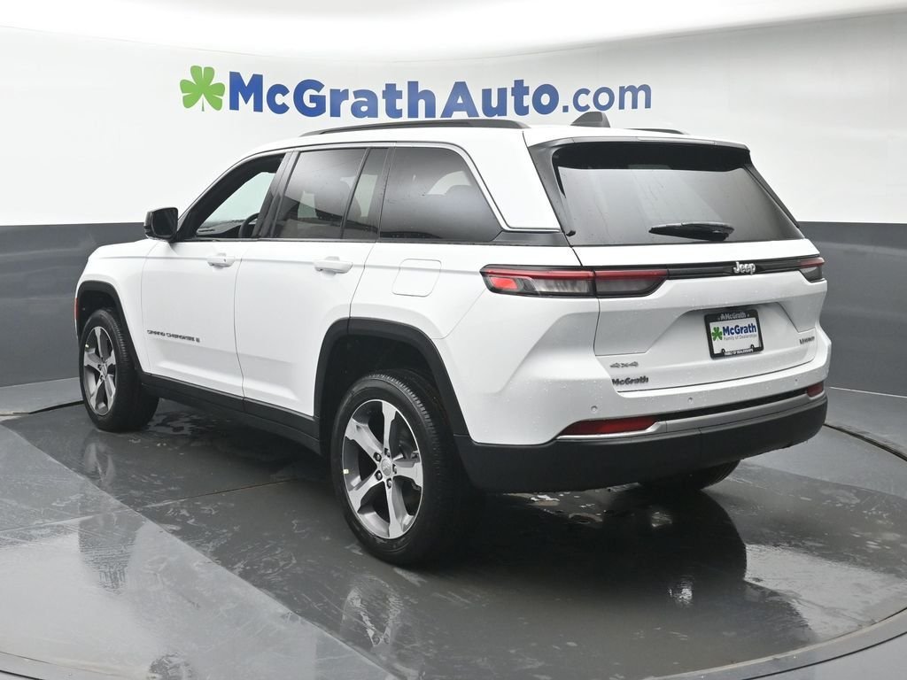New 2026 Bright White Clear-Coat Exterior Paint Jeep Limited image 23