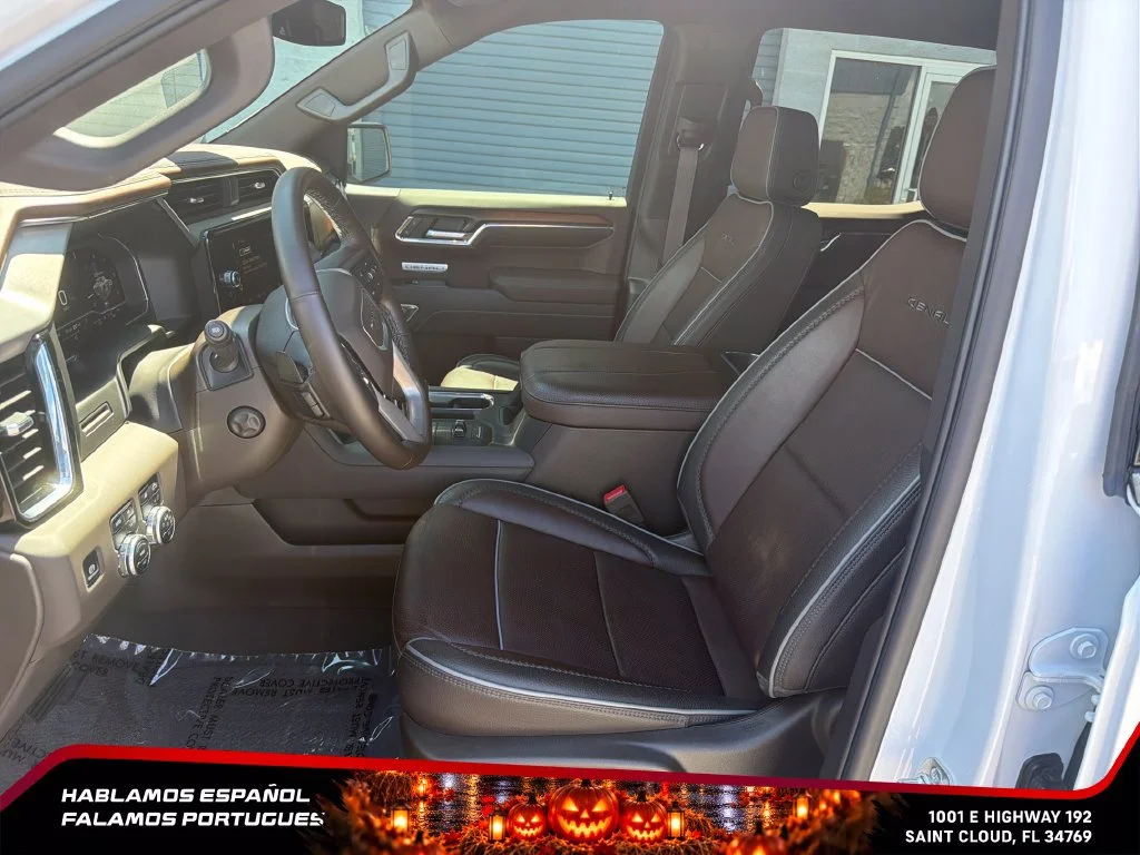 Used 2025 White Frost Tricoat GMC Denali image 14