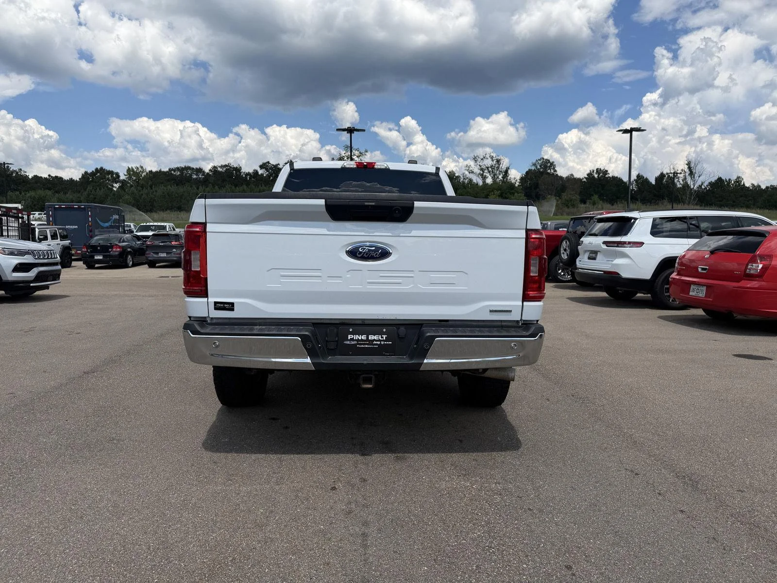 Used 2022 Oxford White Ford XLT image 5