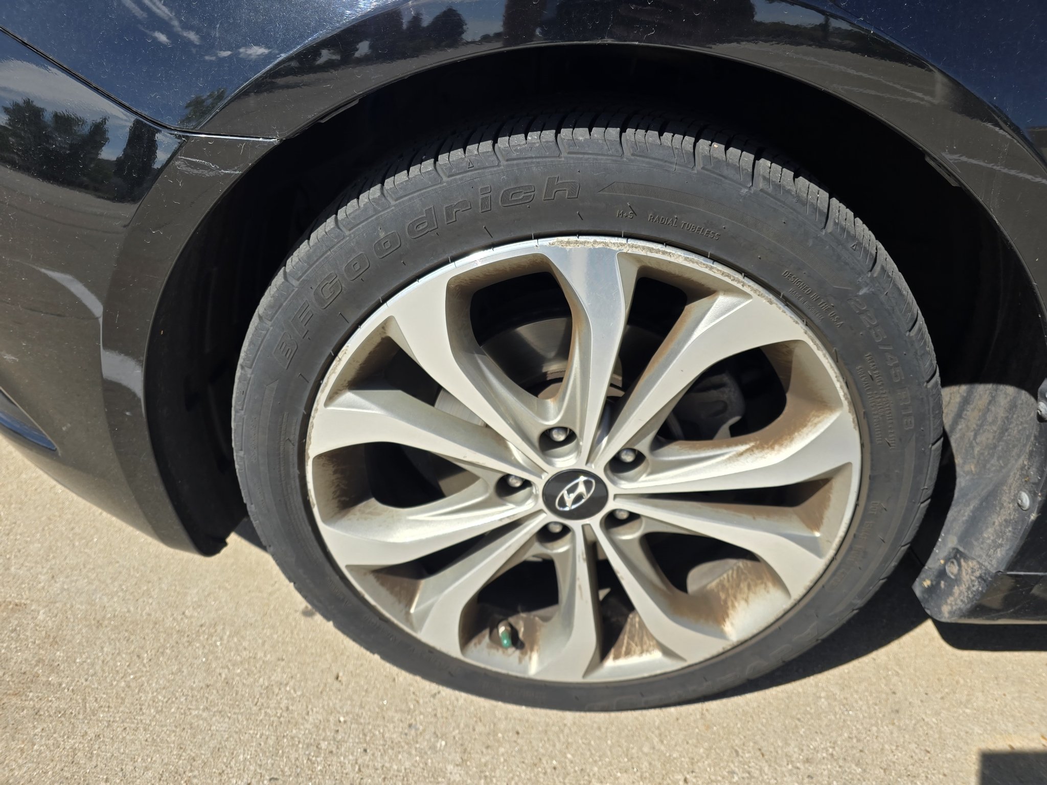 Used 2013 Midnight Black Mica Hyundai SE image 9