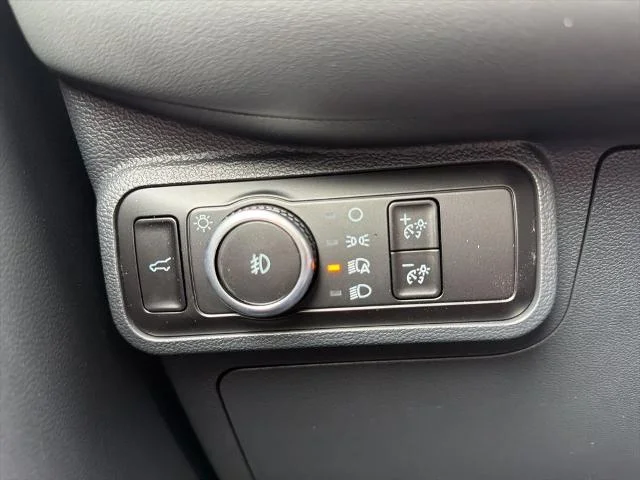 New 2026 Star White Metallic Tri-Coat Ford Active image 48