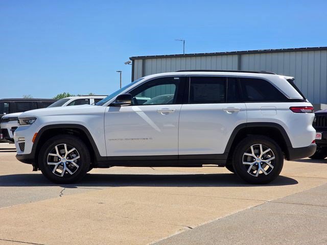Certified Used 2024 Bright White Clearcoat Jeep Limited image 4