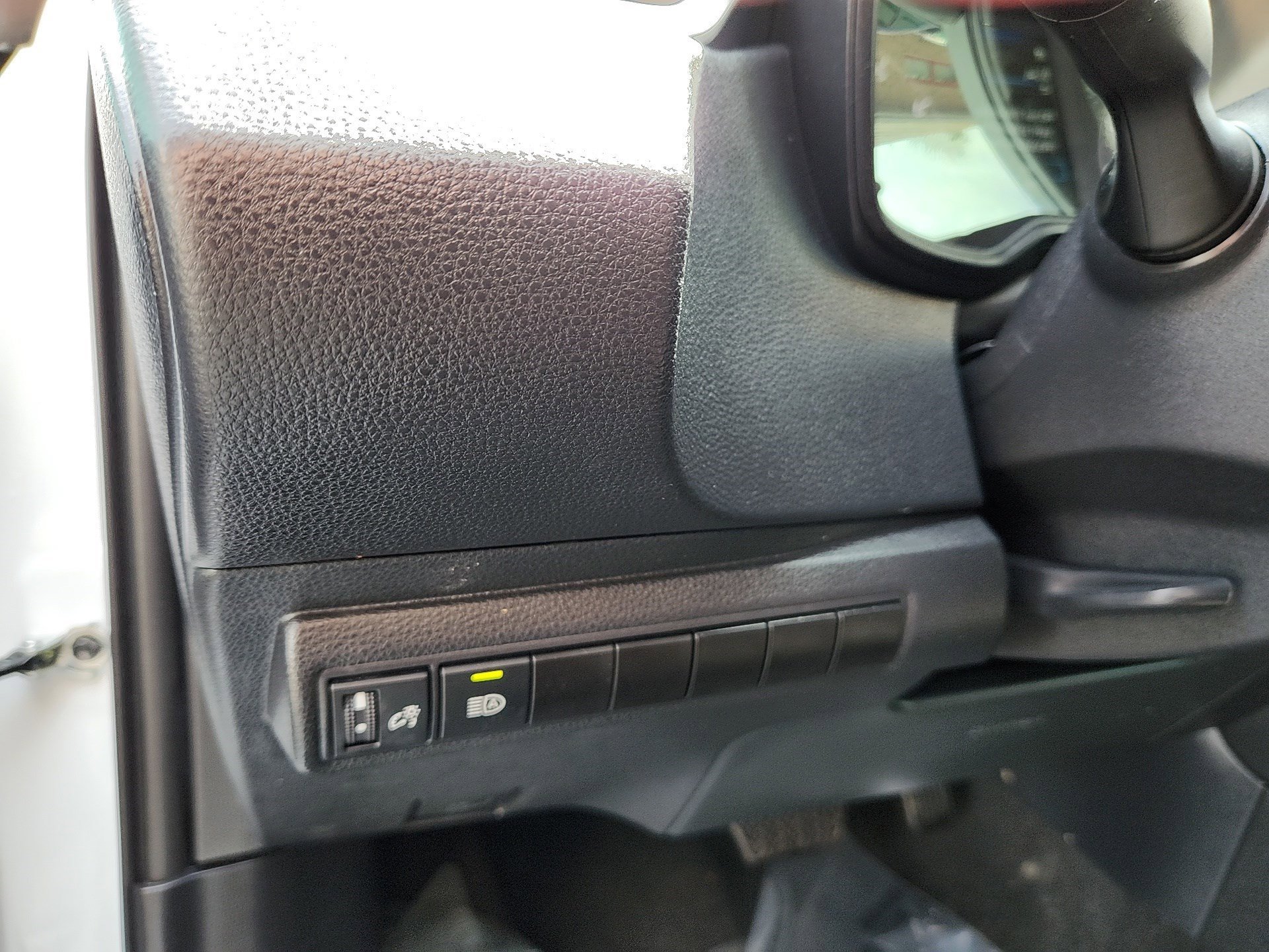 Certified Used 2025 Wind Chill Pearl Toyota SE image 12