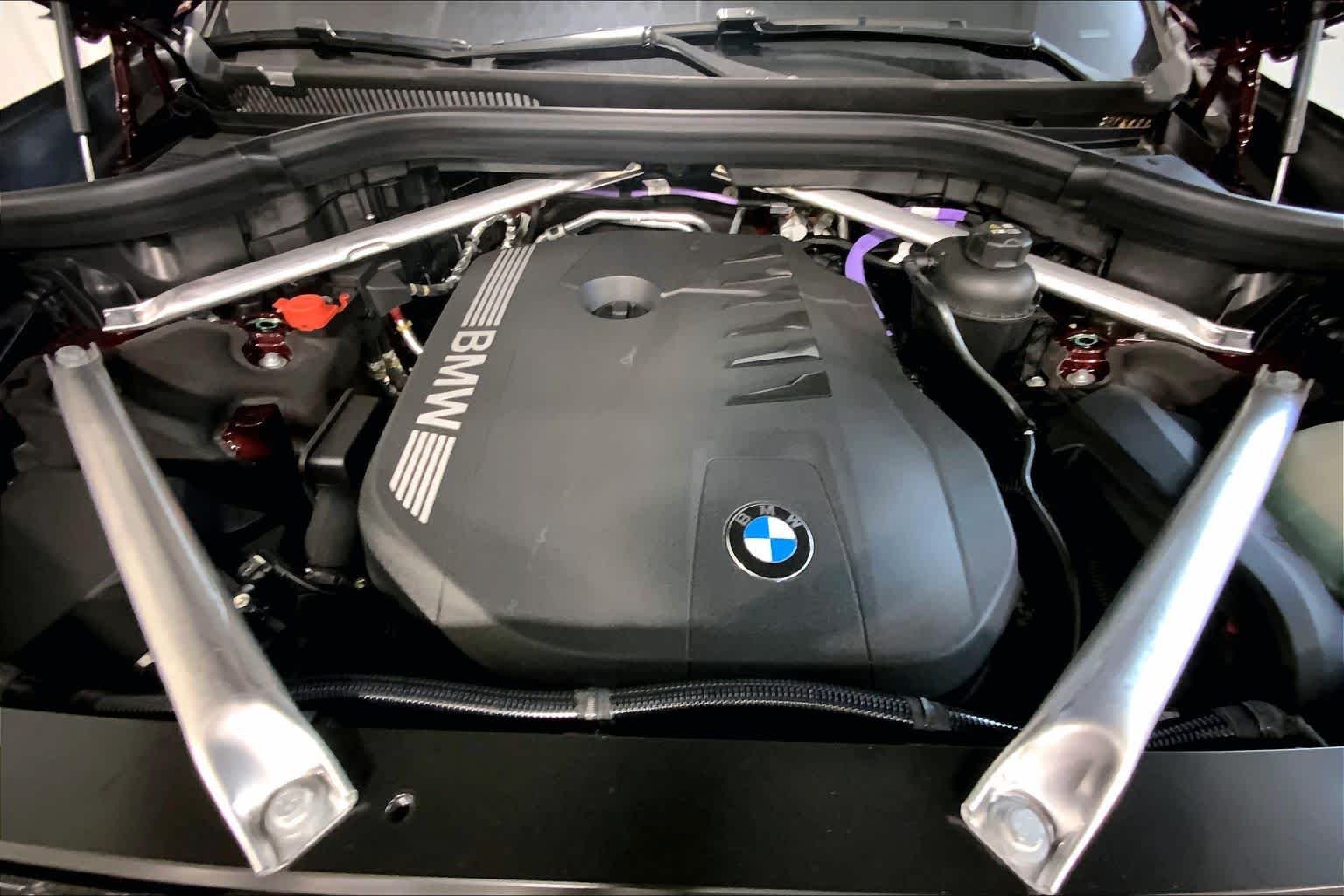 Used 2026 Aventurin Red Metallic BMW xDrive40i image 16
