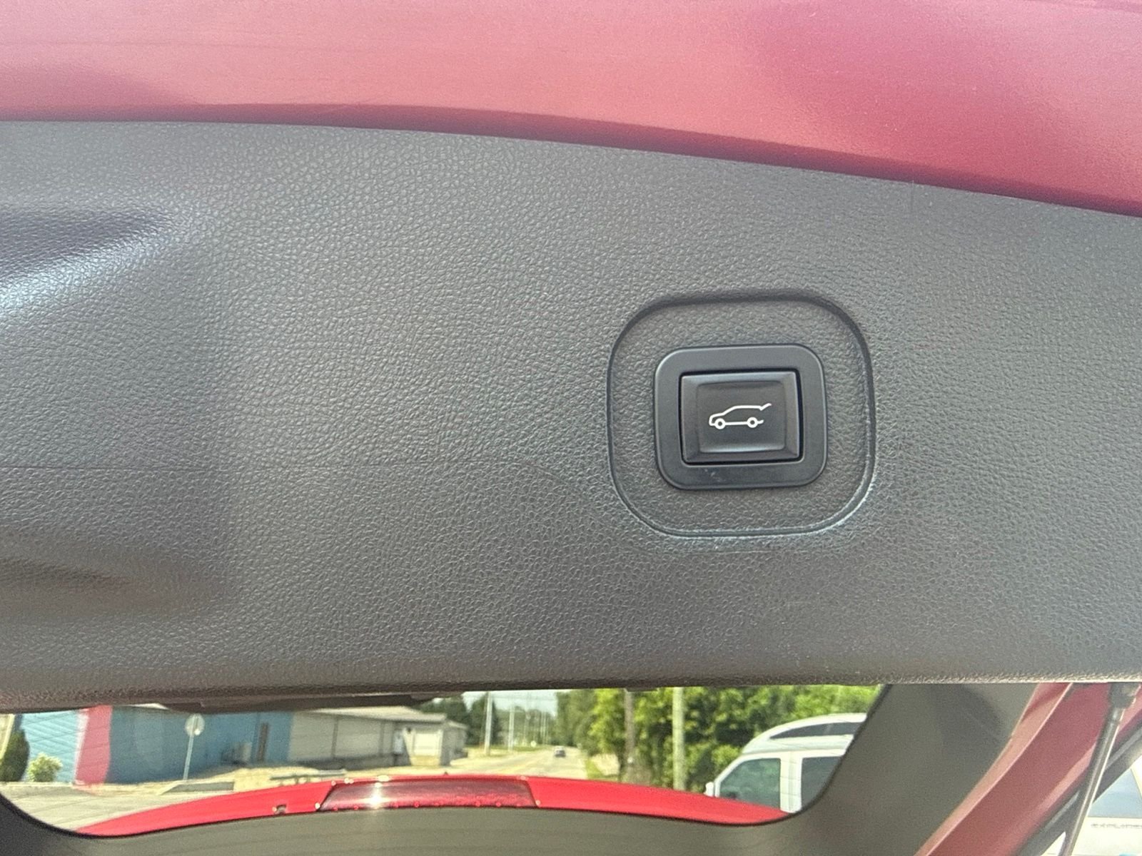 Used 2015 Red Chevrolet LT image 21