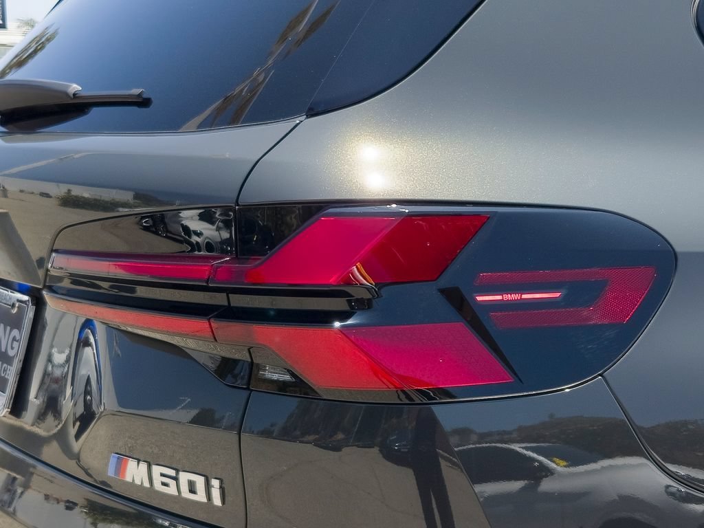 New 2026 Dravit Grey Metallic BMW M60i image 5