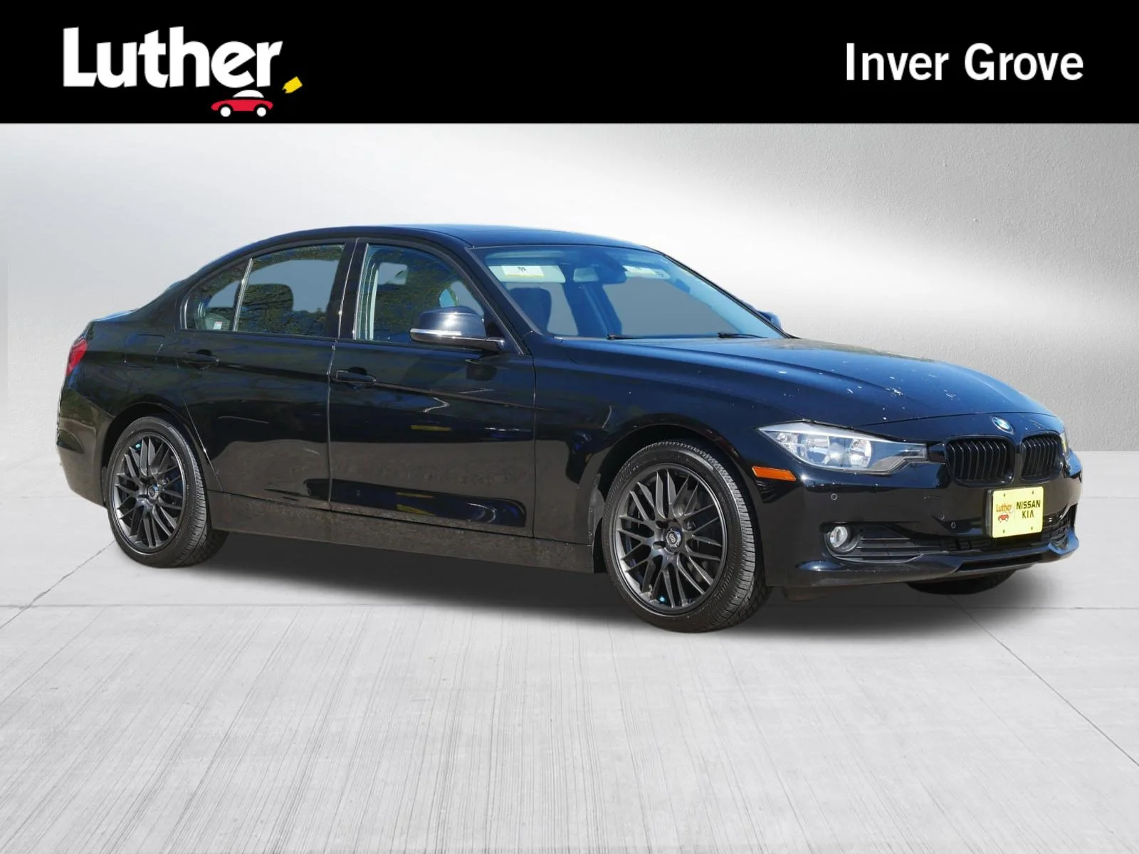 2015 BMW 3 Series 320i xDrive Sedan's photo