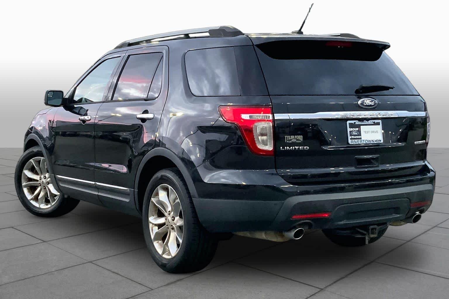 Used 2014 Tuxedo Black Metallic Ford Limited image 11