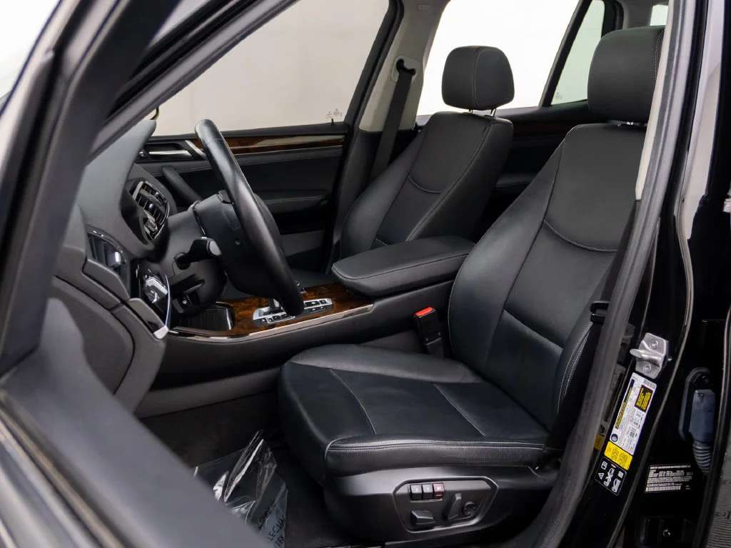Used 2016 Black BMW xDrive28i image 17