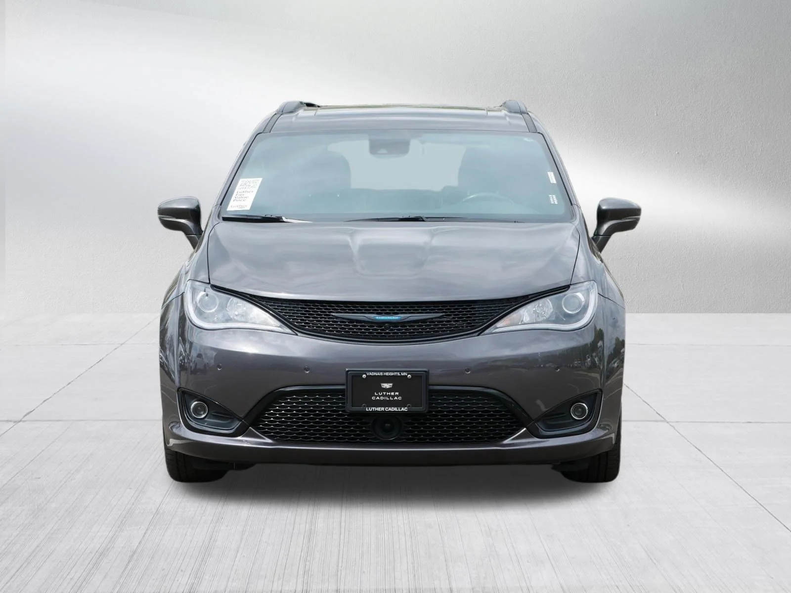 Used 2020 Chrysler Pacifica Hybrid Limited with VIN 2C4RC1N70LR151991 for sale in Vadnais Heights, Minnesota