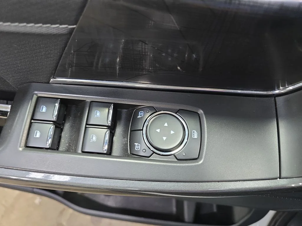 Used 2023 Avalanche Ford XLT image 29