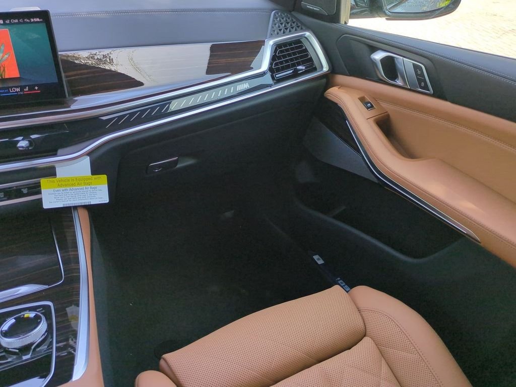 New 2026 Brooklyn Grey Metallic BMW M60i image 17