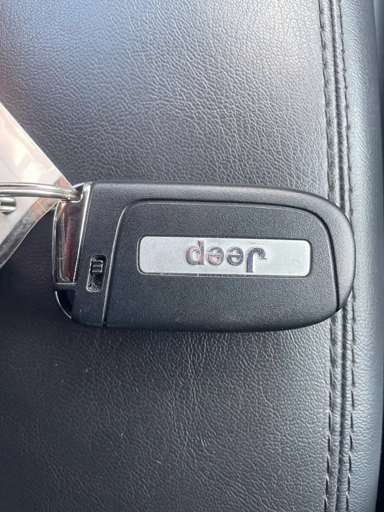 Used 2026 White Jeep Latitude image 21